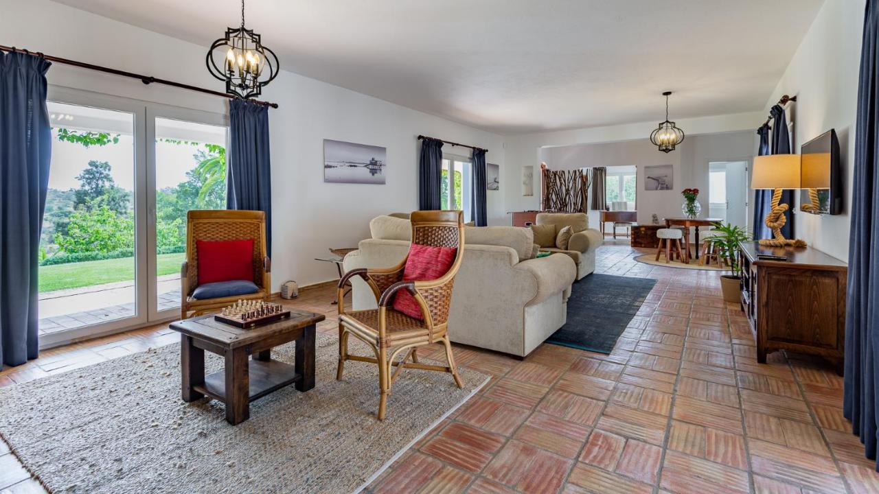 Luxury With Pool In Vineyard Near The